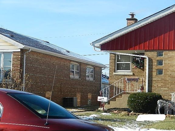 4th image of 518 Greenbay Ave
