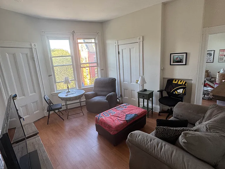 2 Linden St #S3 — Photo 3