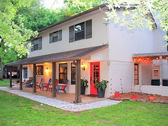 2nd image of 1205 Shannon Ln