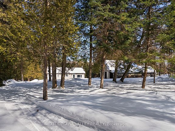 3rd image of 1478 Kamaniskeg Lake Rd