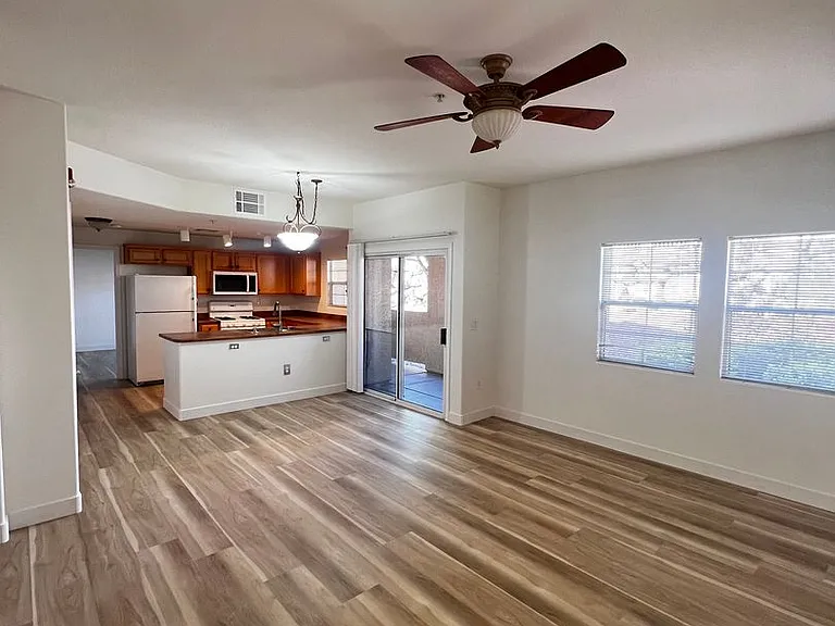 3915 Legend Hills St #104 — Photo 5