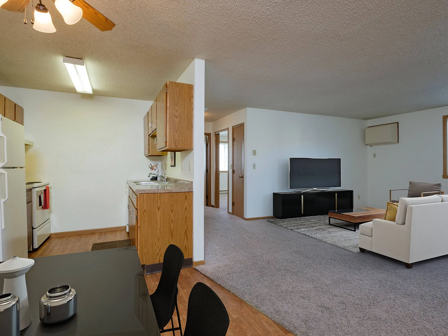Oak Court — Photo 4