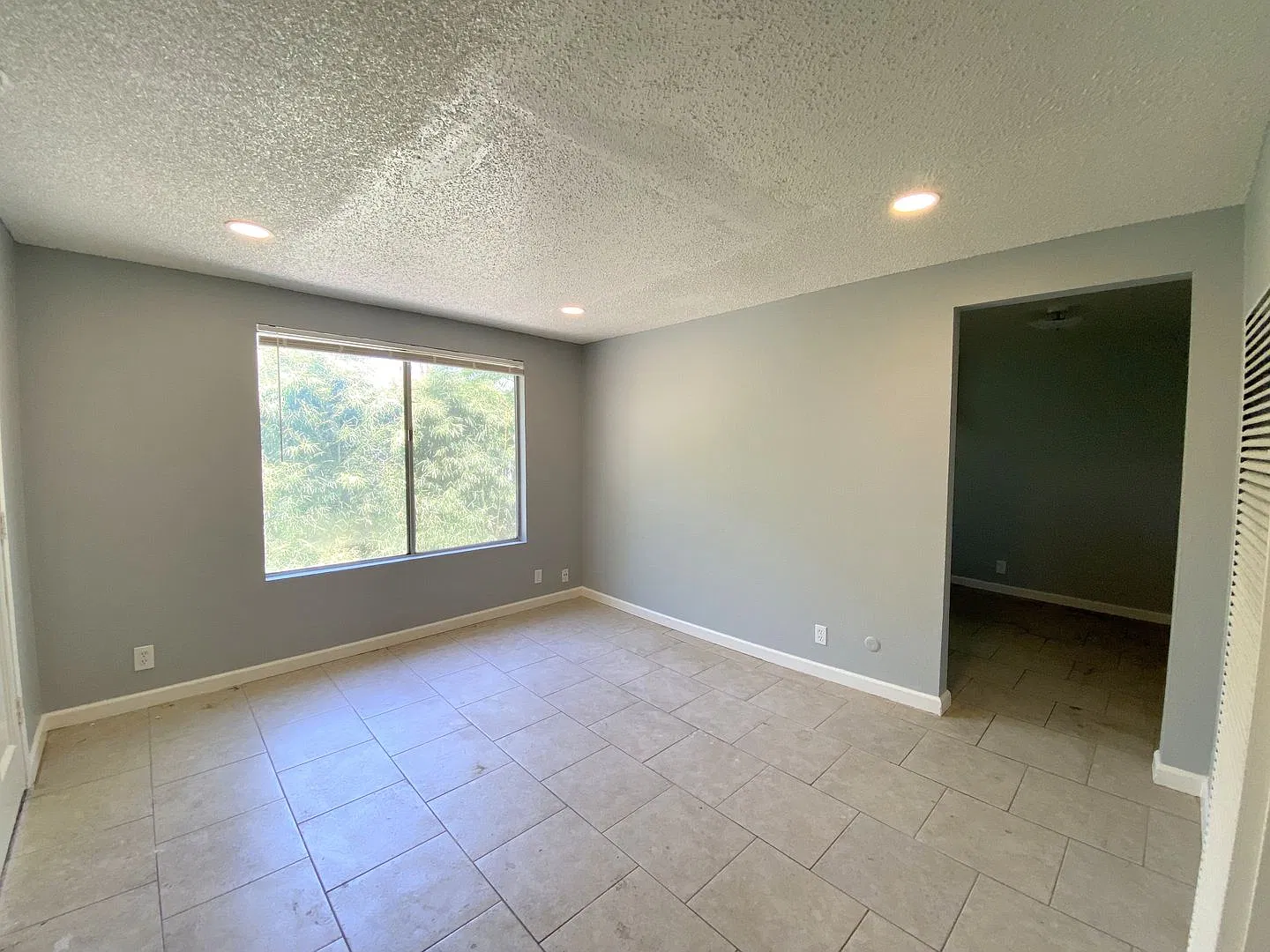 Locust Street - 3891 — Photo 3