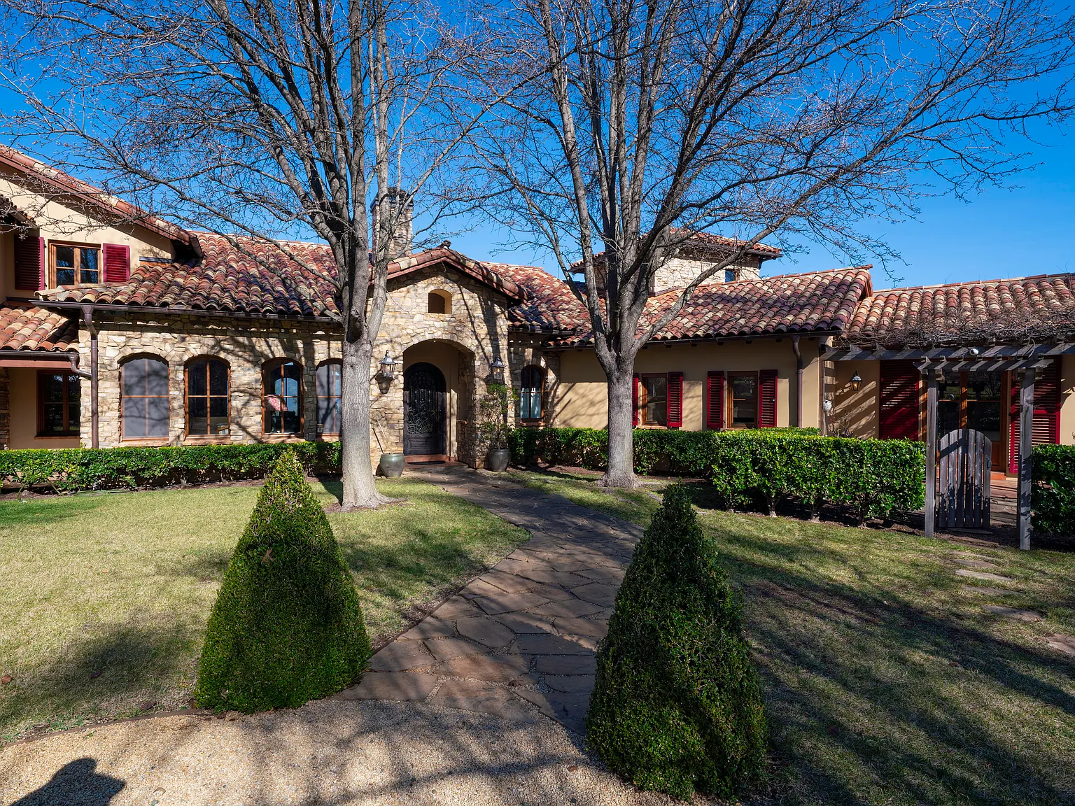 4 bed, 5.5 bath, 4500 sqft, $25,000 — Photo 4