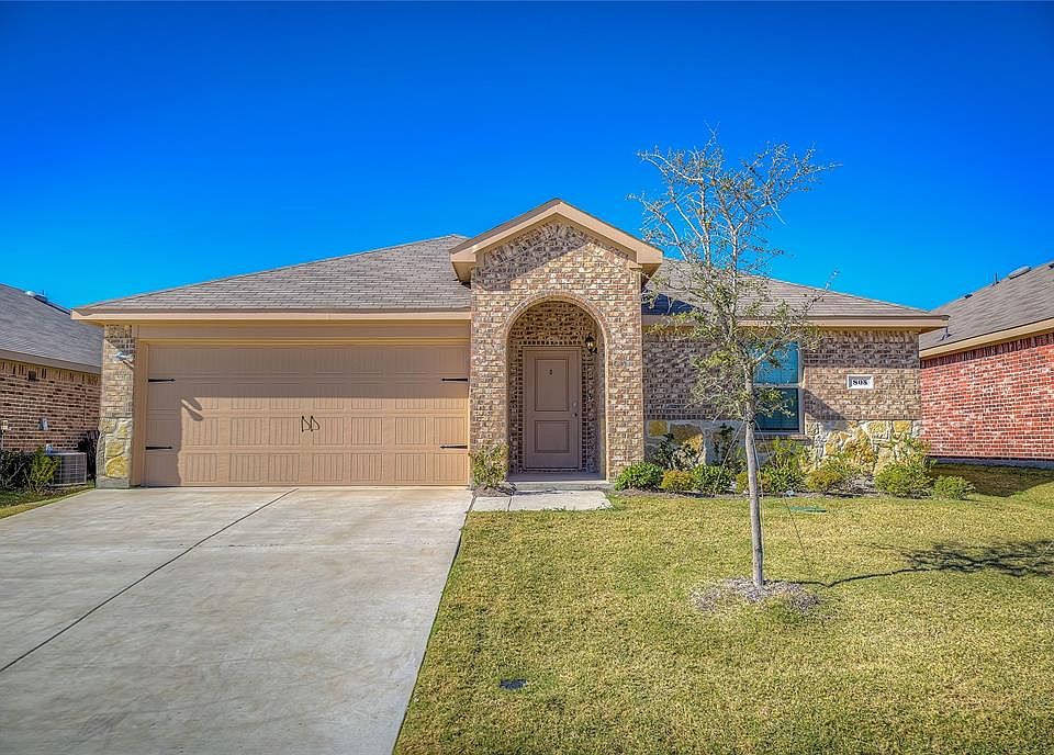 1st image of 805 Costlow Ln
