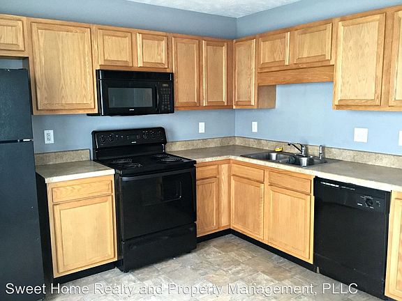 4th image of 249 Executive Ave APT 2D