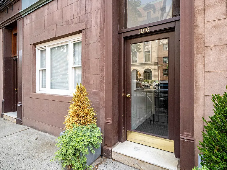 1010 Washington St #4L — Photo 9