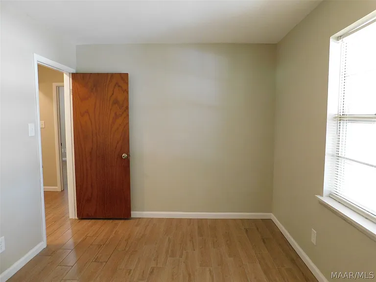 733 Gillespie St — Photo 15