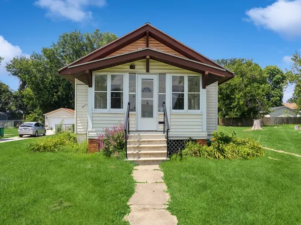 816 9th St, West Des Moines, IA 50265
