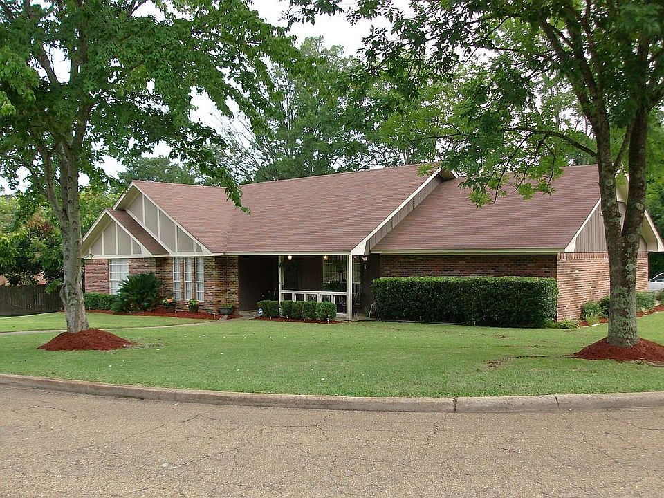 1st image of 2244 Forest Park Dr