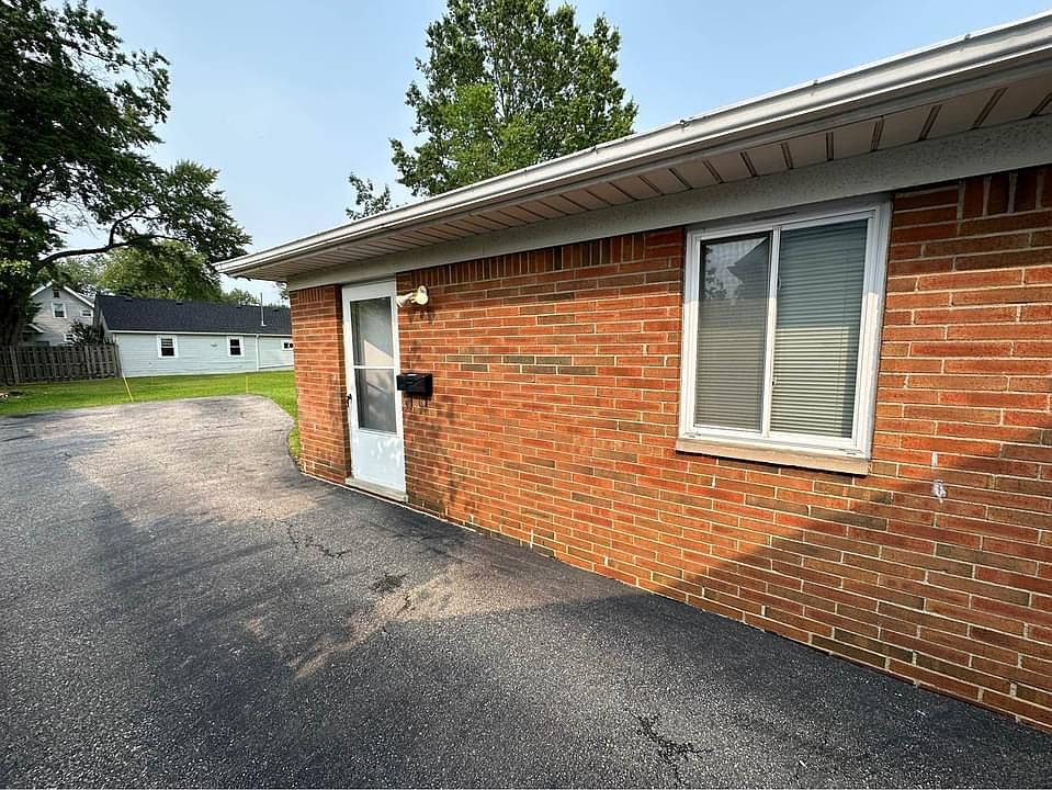 1st image of 11816 Carrington Ave