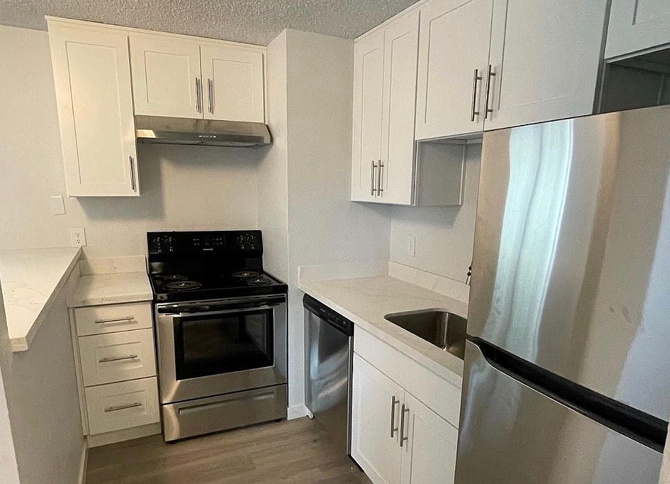 1st image of 11924 1st Ave SW #106