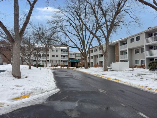 1601 N Innsbruck Dr APT 242, Minneapolis, MN 55432