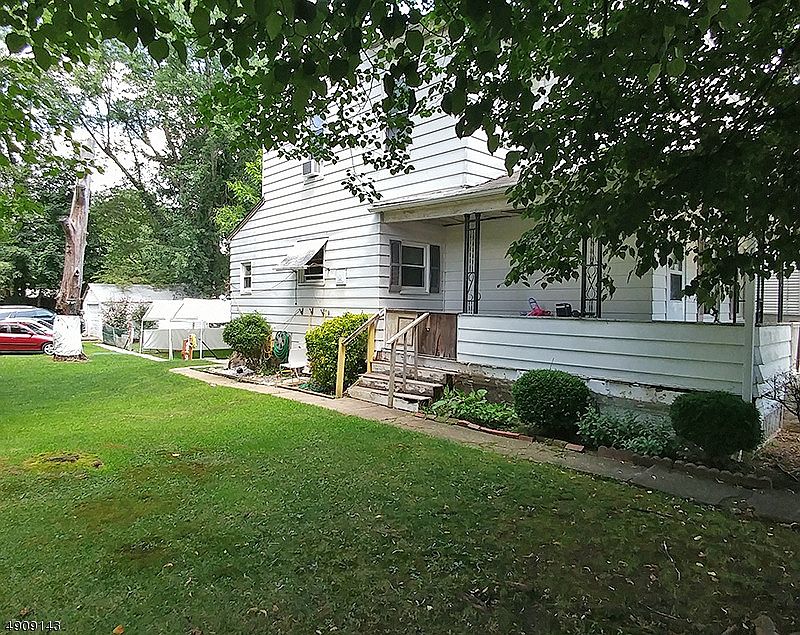 2nd image of 59 E Dewey Ave