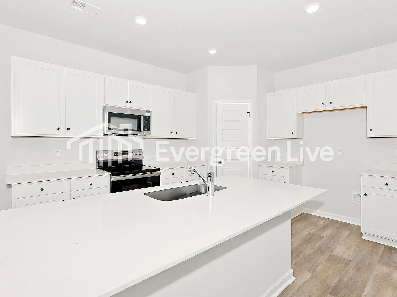 3 bed, 2.5 bath, 1905 sqft, $1,850 — Photo 4