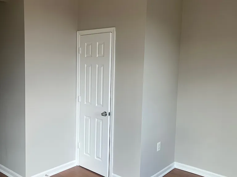2407 Brookfield Ave — Photo 16