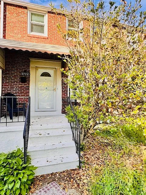 1726 East Belvedere Avenue — Photo 4