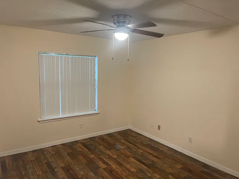1673 Spring Garden Ct #1673 — Photo 12
