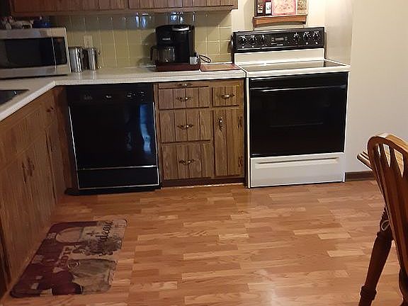 3rd image of 6867 Anthony Ln