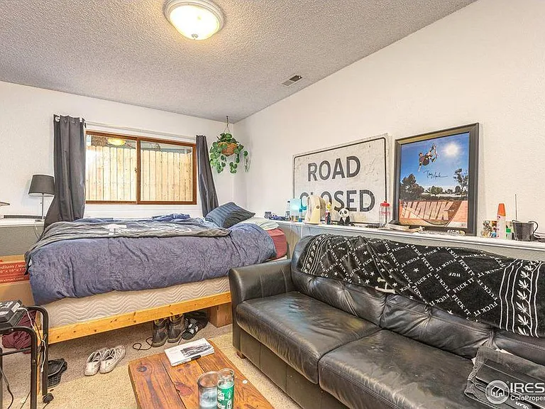 2197 Kennington Ct — Photo 17