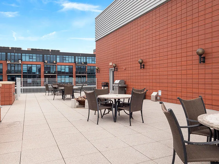 215 10th Ave S #632 — Photo 49