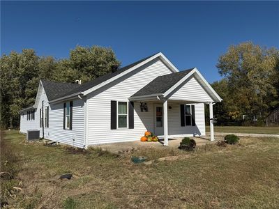 512 W Main St, Shumway, IL, 62461
