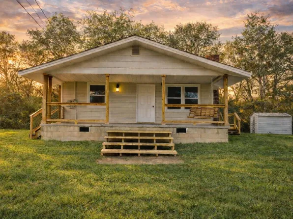 1820 Spradling Rd, Soddy Daisy, TN 37379