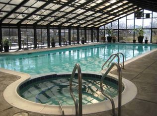 1642 Brookdale Rd APT 13, Naperville, IL 60563