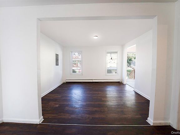 3rd image of 144 Winnikee Avenue