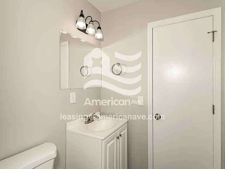 1176545_009_main_bathroom_13698744.jpg