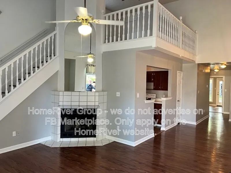 2 bed, 2.0 bath, 1368 sqft, $1,525 — Photo 2