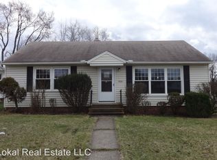 4527 E Frontenac Dr, Warrensville Heights, OH