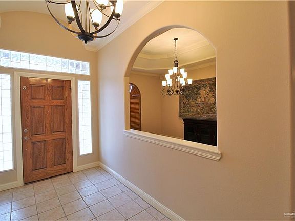 4th image of 1617 Sheri Lee Dr