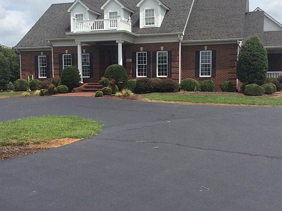2nd image of 181 Whirlaway Ct