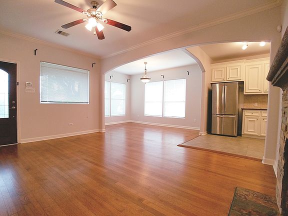 3rd image of 2709 Rosewood St