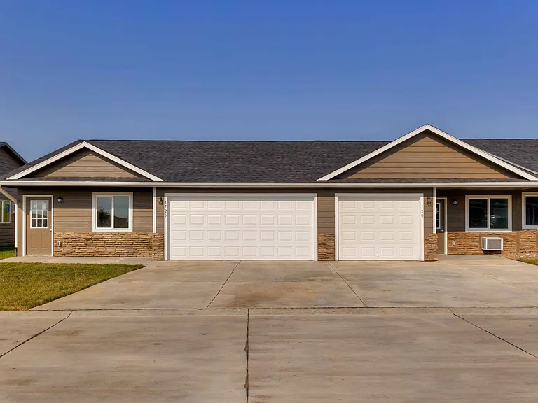 2 Bedroom, Single-story Townhomes for rent in Madrid, IA — Photo 34