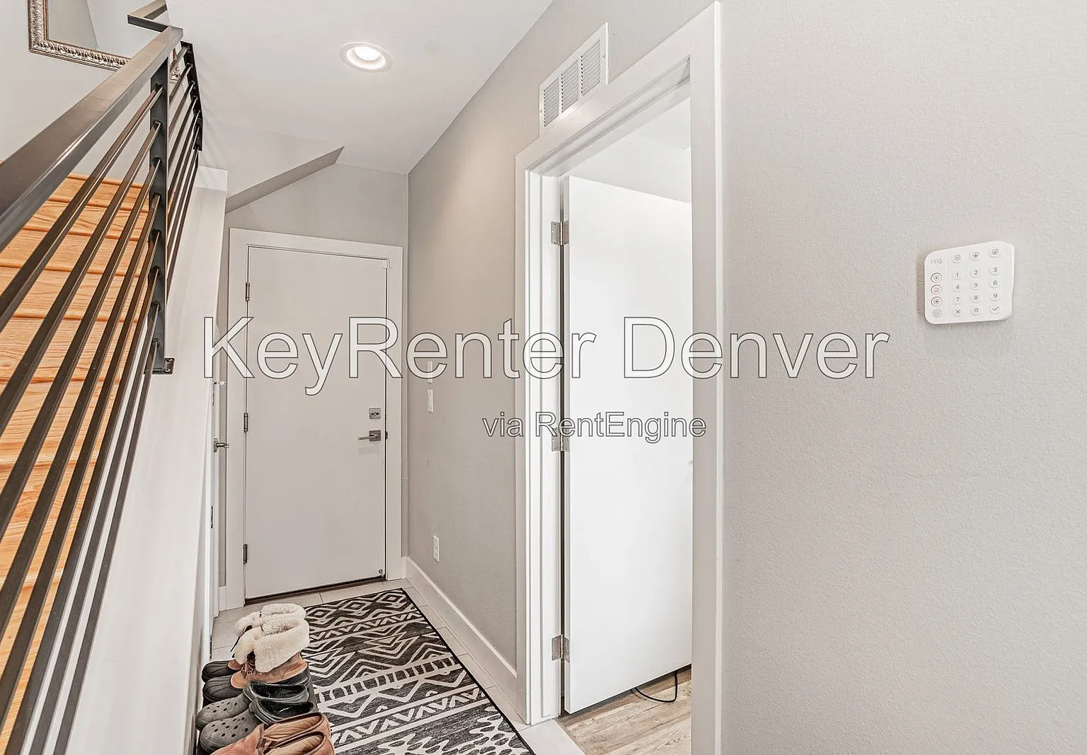 3 bed, 3.5 bath, 1657 sqft, $3,600 — Photo 3