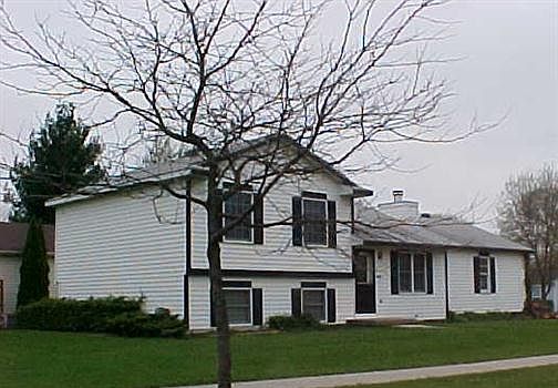 2nd image of 112 E Claremore Dr