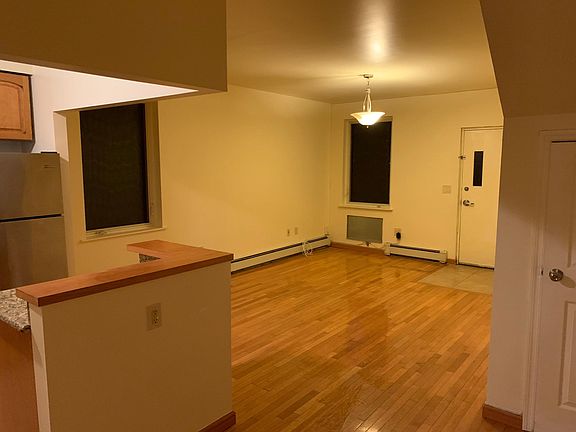 3rd image of 218 Buttrick Ave APT B