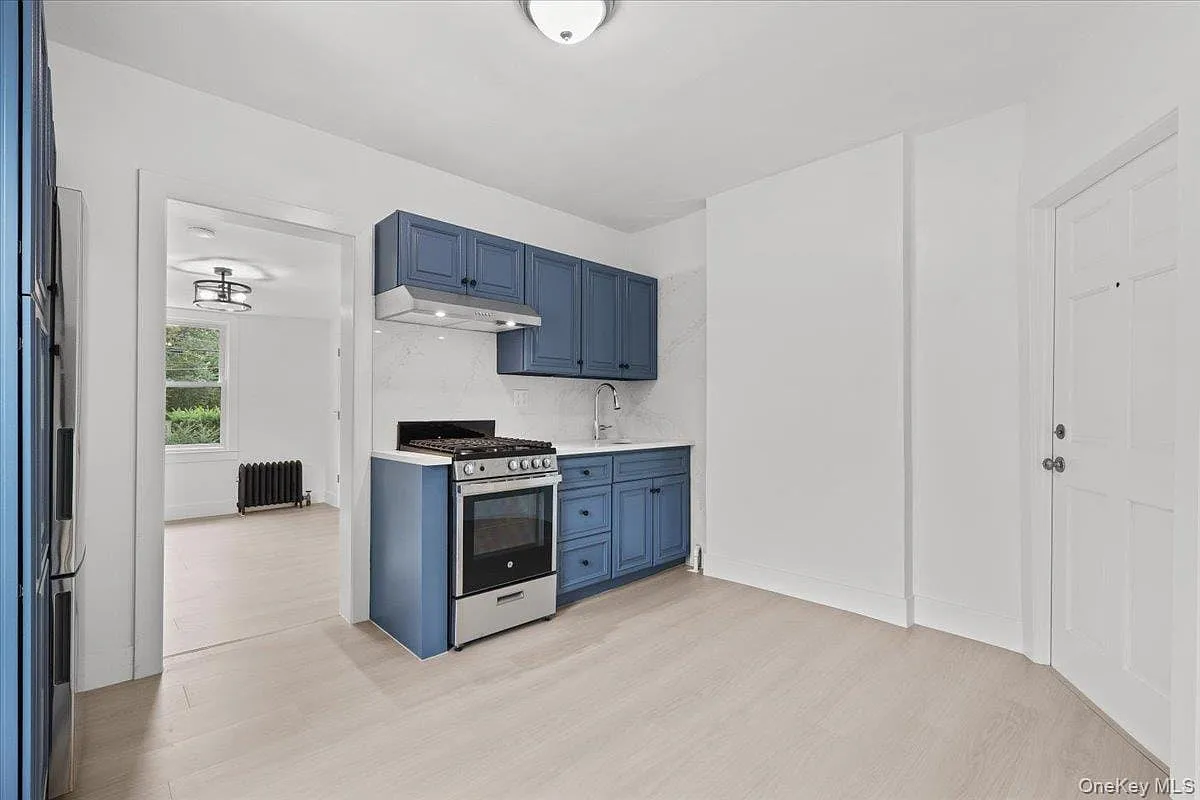 2 bed, 1.0 bath, 668 sqft, $2,850 — Photo 4