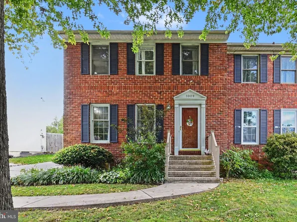 1009 Northfield Dr, Carlisle, PA 17013