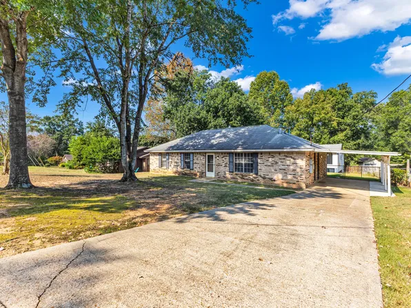 111 Overlook Dr, Prattville, AL 36066