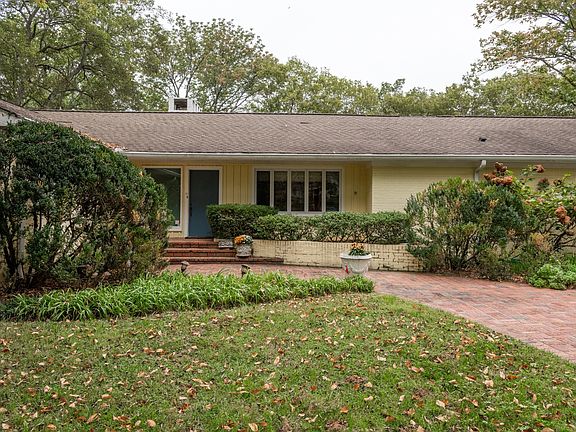 2nd image of 1024 Foxwood Dr