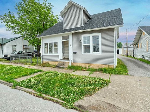 2nd image of 713 E 5th St