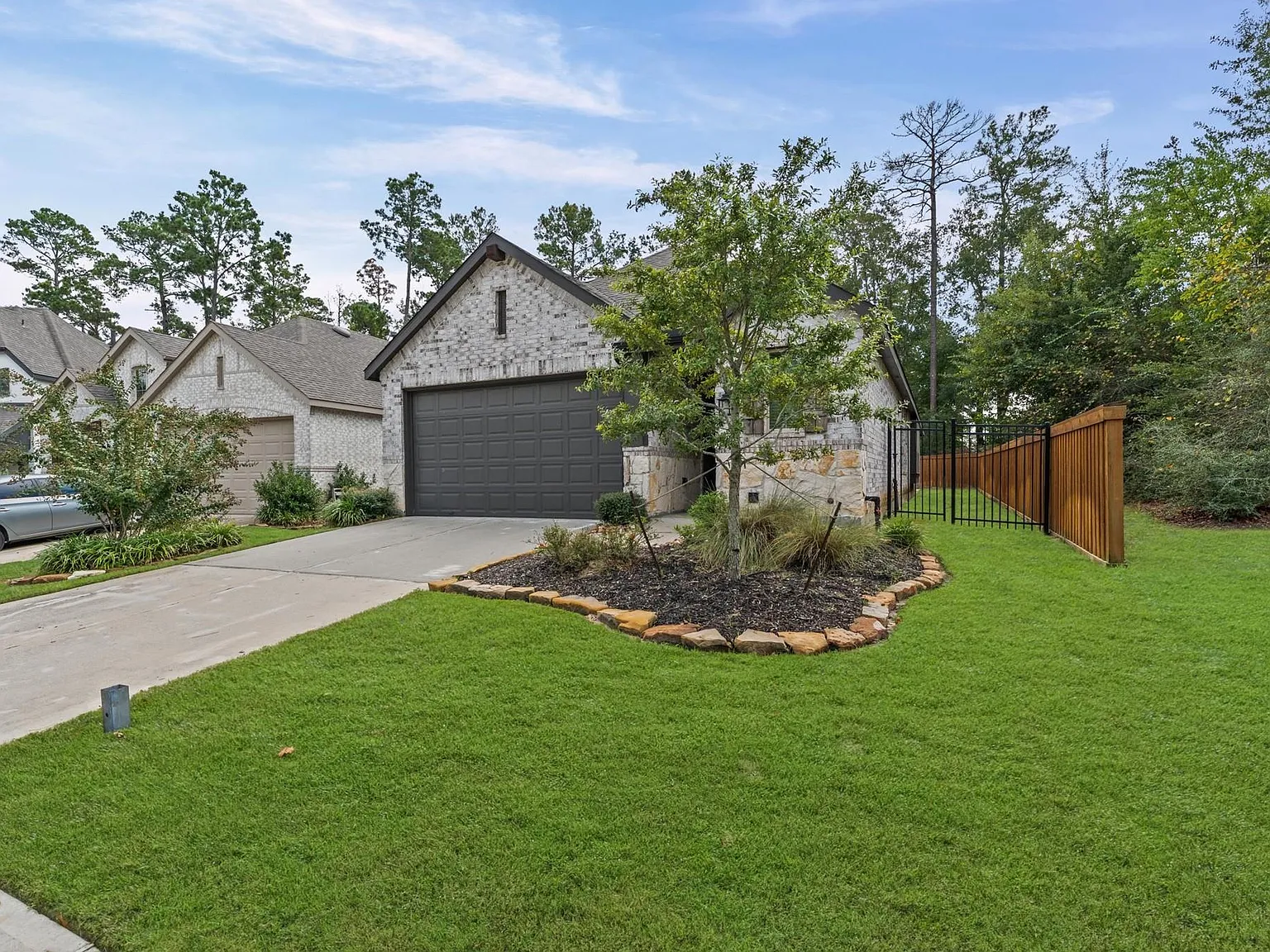 4 bed, 3.0 bath, 1898 sqft, $2,500 — Photo 2