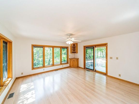 4th image of 1428 270th St