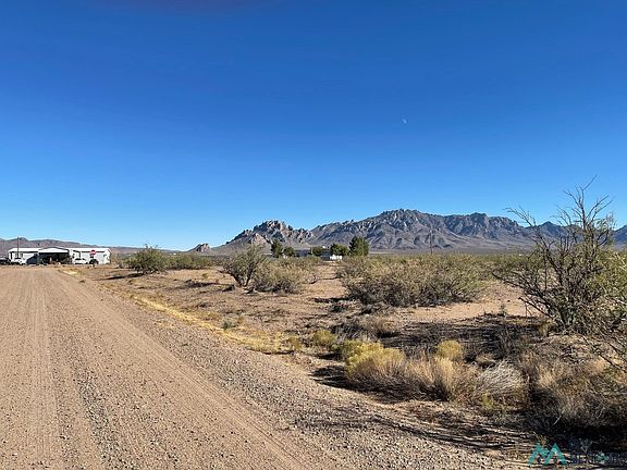 4th image of Luna Rd SE