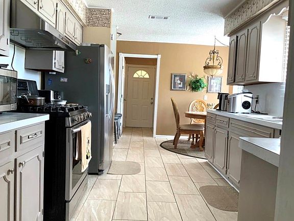3rd image of 3704 Cork Dr