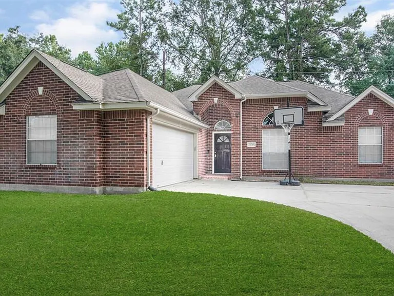 3210 Woodcreek Glen Ln — Photo 1