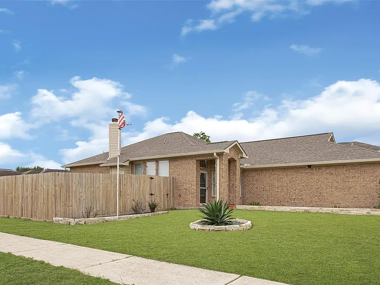 174 Horn Ct — Photo 4